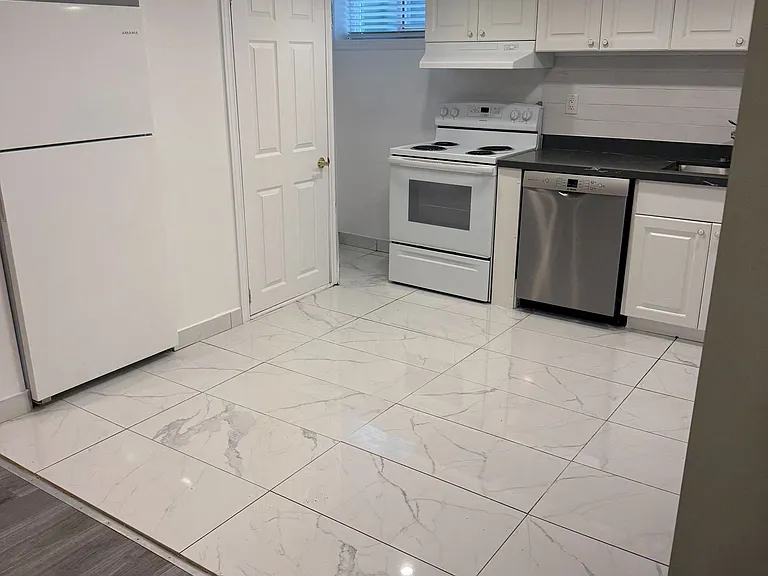 44 Valencourt Dr — Photo 5