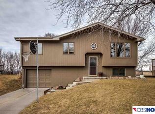 21412 Old Coach Rd, Elkhorn, NE 68022