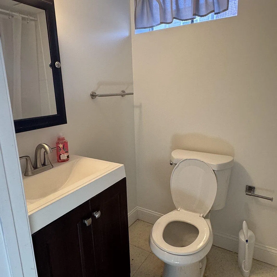 Studio, 1.0 bath, 269 sqft, $800 — Photo 4