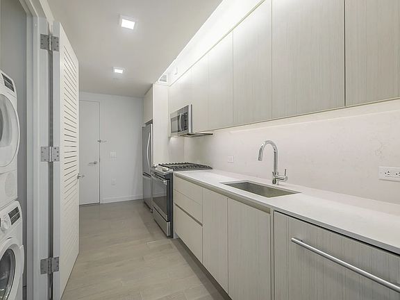 5th image of 433 E 13th St APT 1CS