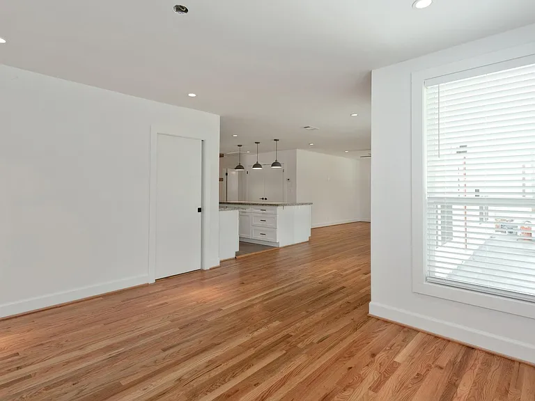 1834 Norcrest Dr — Photo 8
