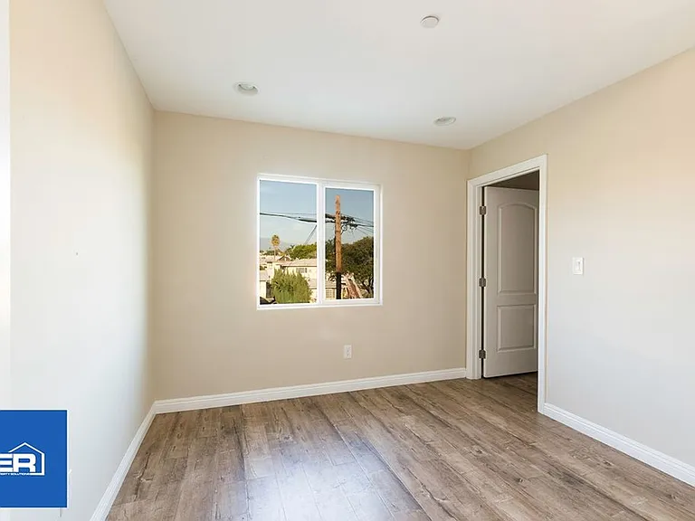 2722 E Cincinnati St — Photo 16