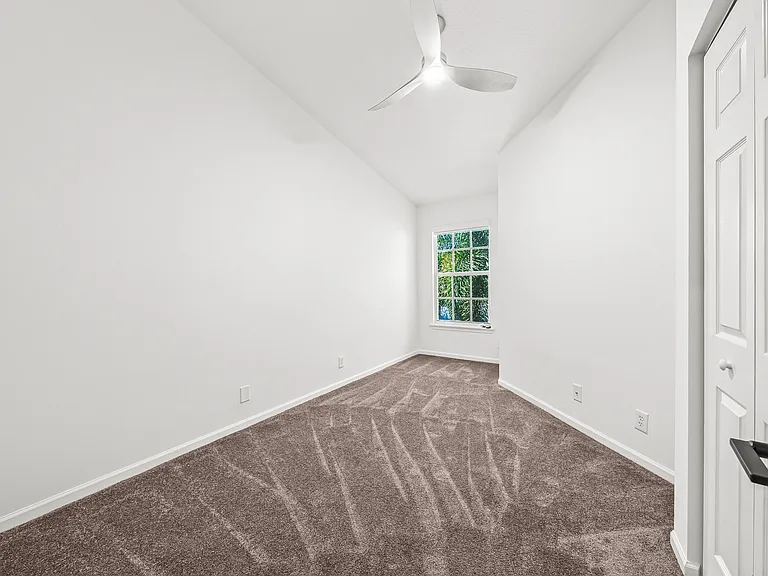 8024 Briantea Dr #8024 — Photo 34
