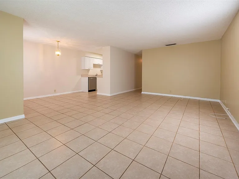 930 Mandarin Isle — Photo 5