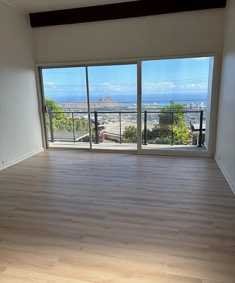 1606 Ruth Pl — Photo 1