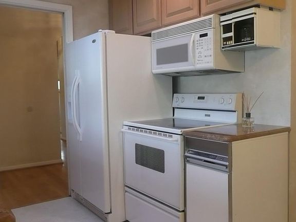 kitchen view toward entryway