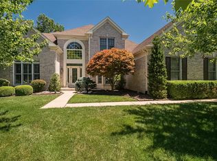 457 Pine Bend Dr, Chesterfield, MO 63005