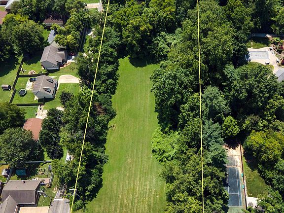 5th image of 621 S Burkhardt Rd