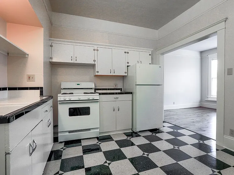 819 NW 23rd Ave — Photo 150