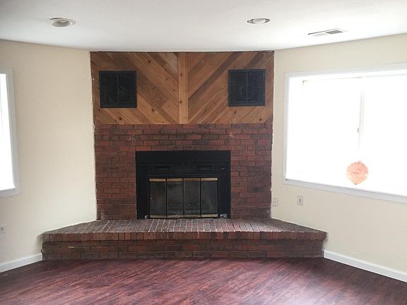 4th image of 2760 W Irvington Pl