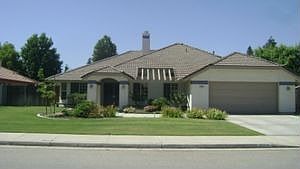 Home for Sale in Bakersfield, California $279,000