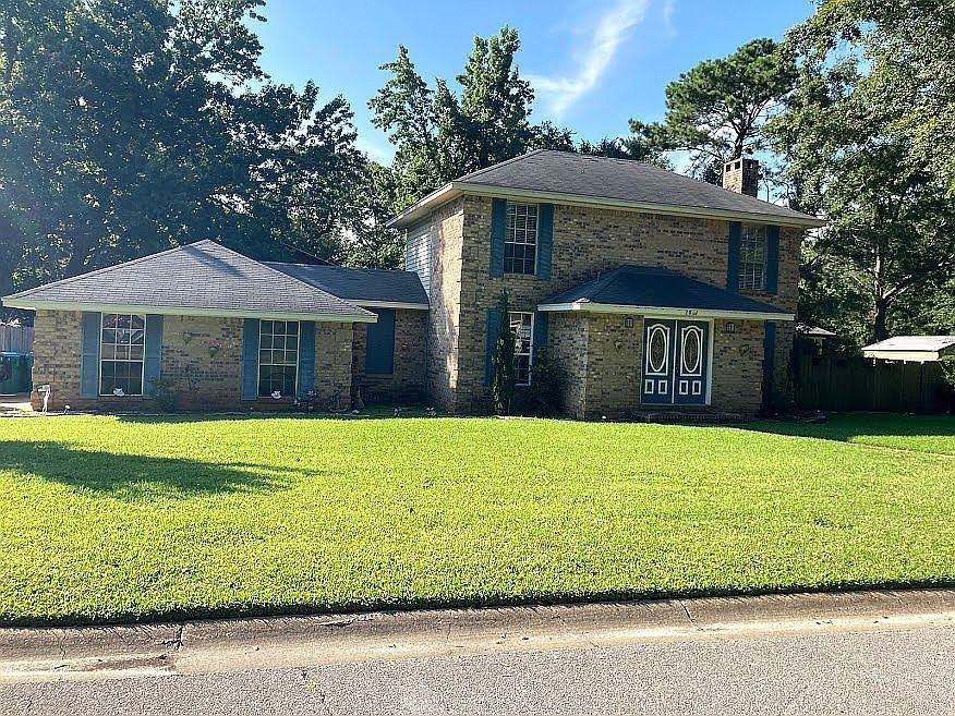 1st image of 2001 Old Oaks Dr