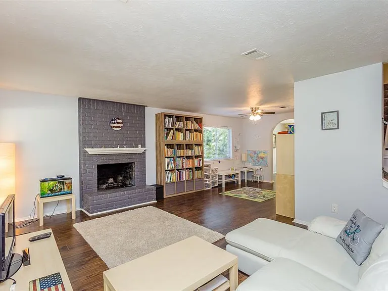 44 S Waxberry Rd — Photo 4
