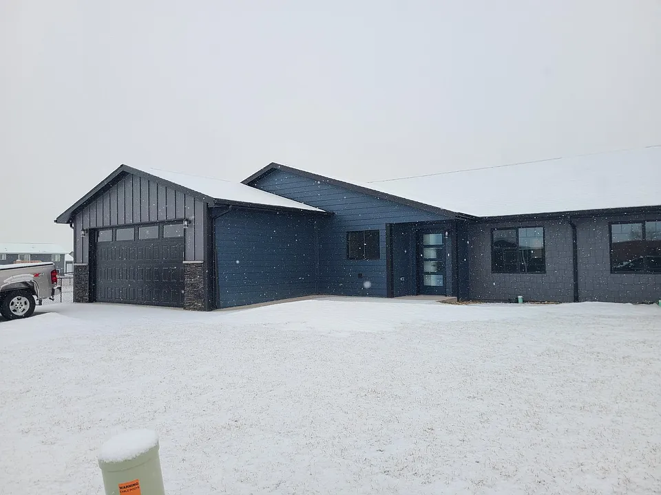 321 Spirit Dr