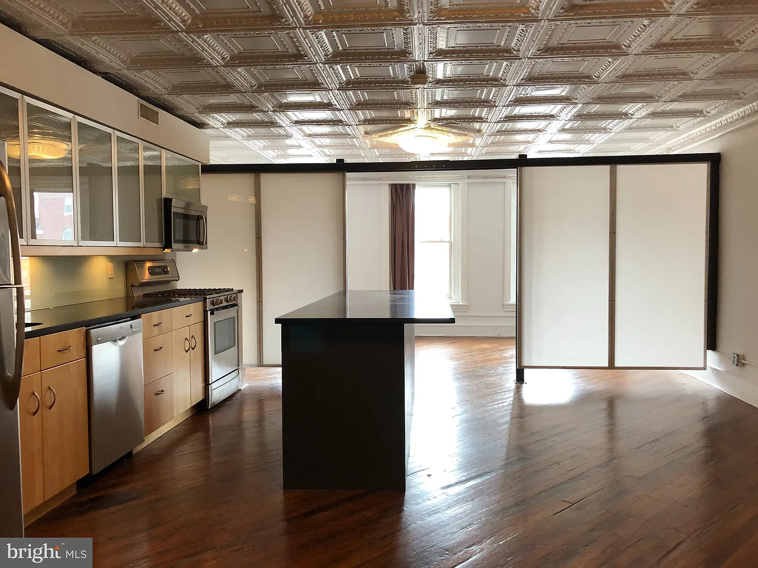 2 bed, 1388 sqft, $2,400 — Photo 2