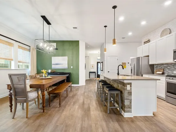 124 Patrick Herndon Dr, Bastrop, TX 78602