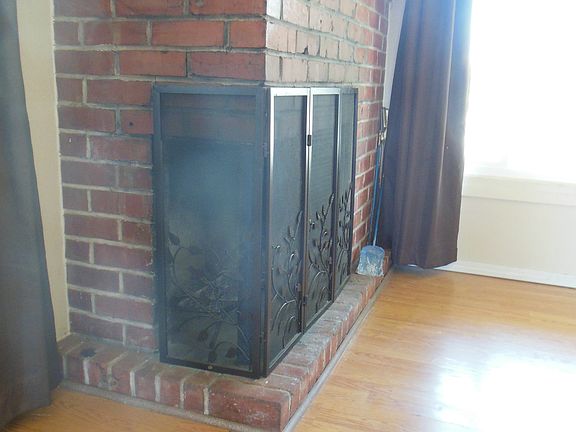 4th image of 5202 Esmeralda St