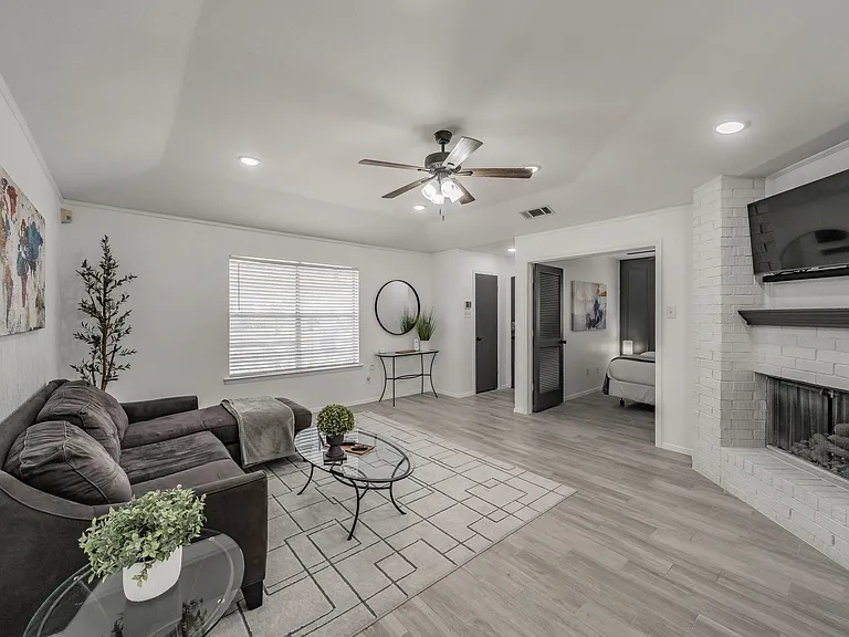 8901 Thompson Cir — Photo 12