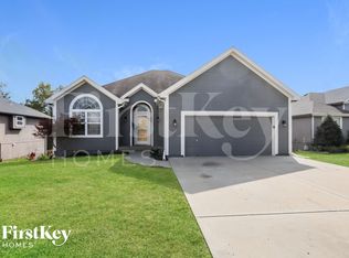 10947 N Oxford Ave, Kansas City, MO 64157