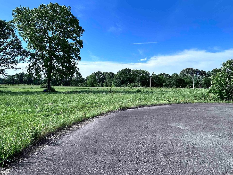 1st image of 212 S Apple Tree Cv