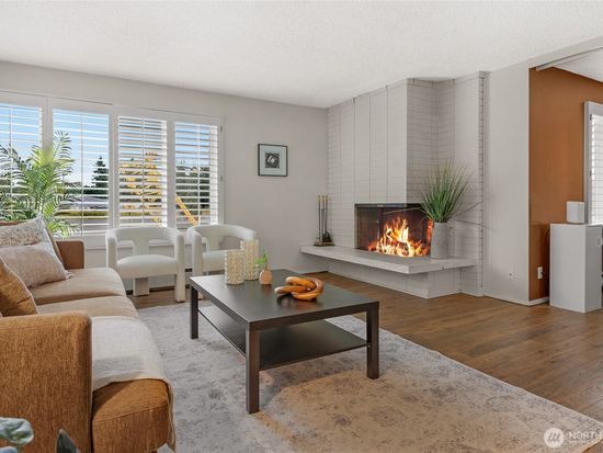 5915 Highway Place #403, Everett, WA 98203