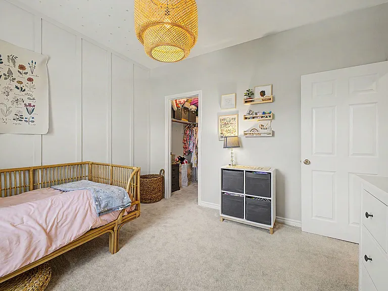 8137 Skye Plum St — Photo 32