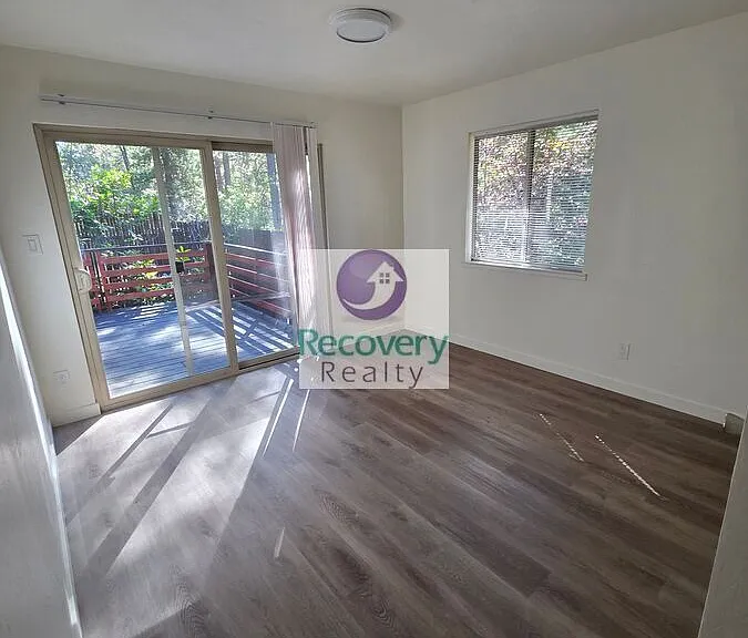 24245 Grand View Ave — Photo 21