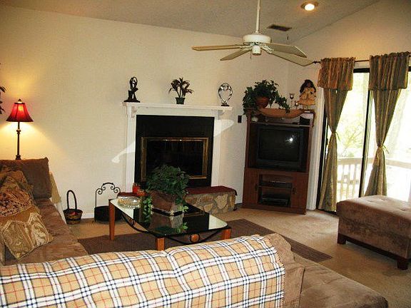 2nd image of 112 Cloister Oaks Cir