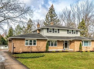 2926 Lee Rd, Shaker Heights, OH 44120