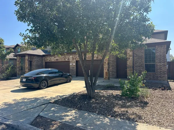 160 Creekside Villa Dr, Kyle, TX 78640