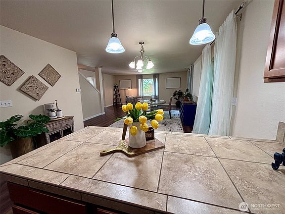5th image of 2503 Redwood Court SE