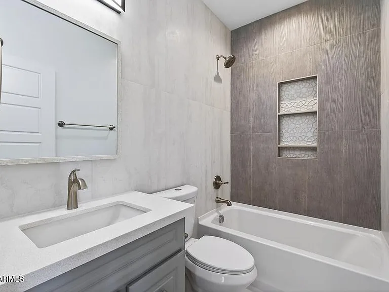 739 S Central Ave #2 — Photo 44