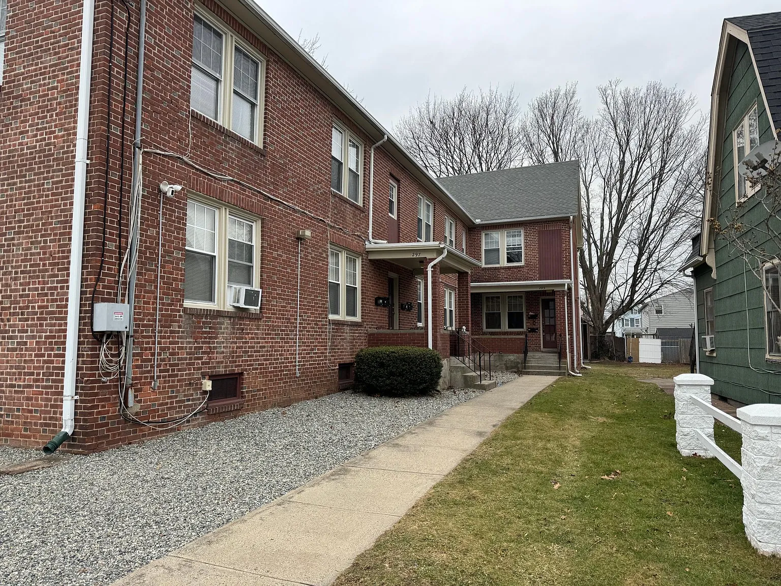 2 bed, 955 sqft, $1,870 — Photo 2