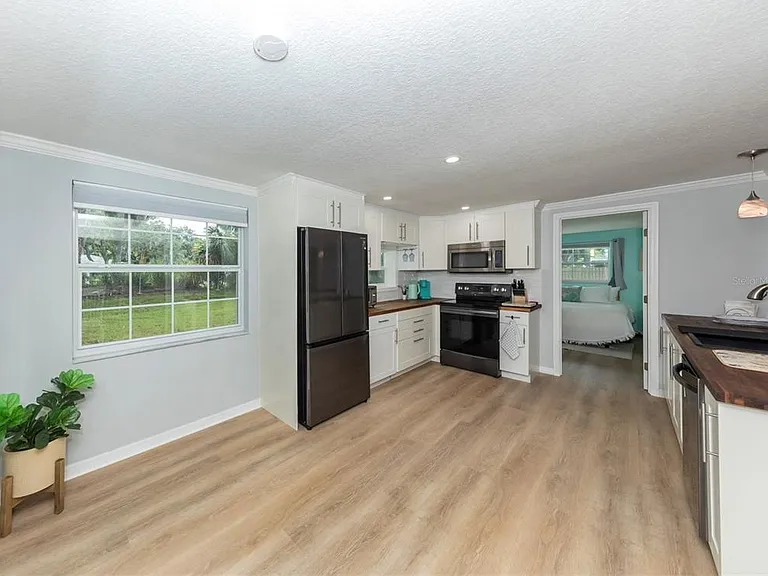 6115 Carlton Ave — Photo 27