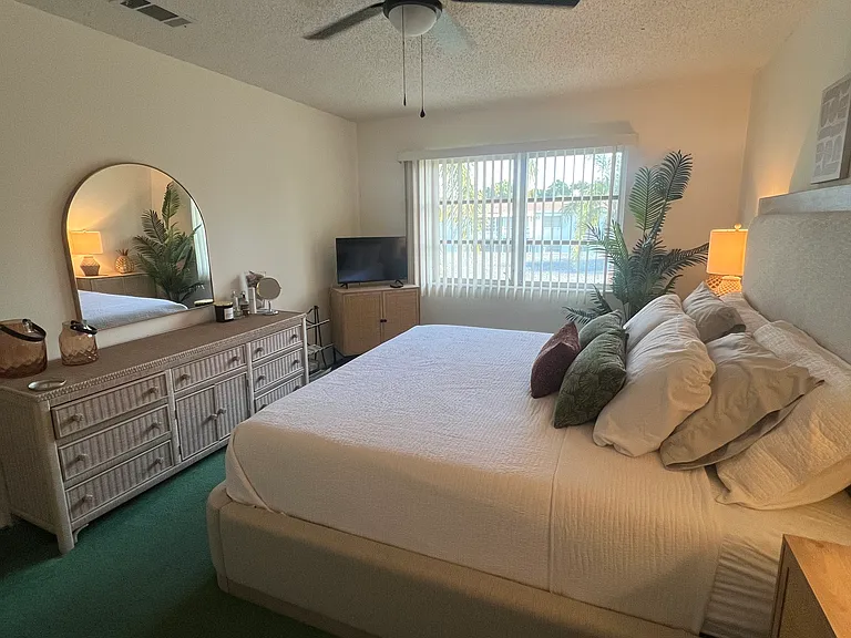 2041 Sunset Dr #E32 — Photo 9