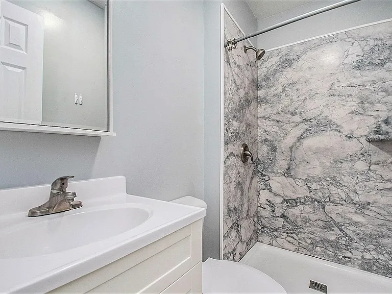 2404 Hummel Dr — Photo 12