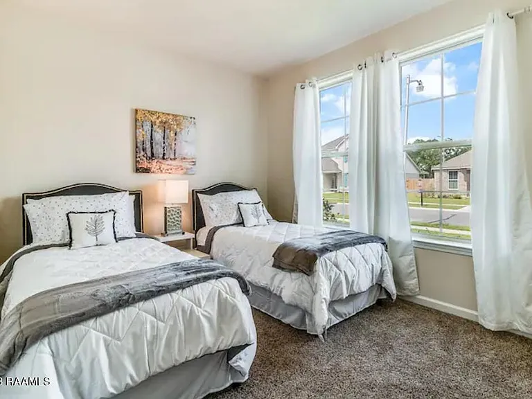 406 Starlight Dr — Photo 9