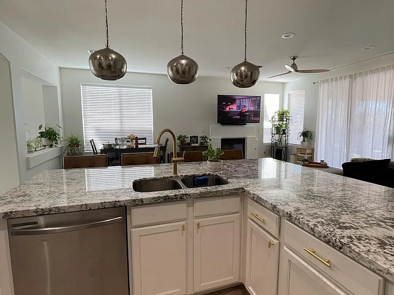 1733 W Nighthawk Way — Photo 11