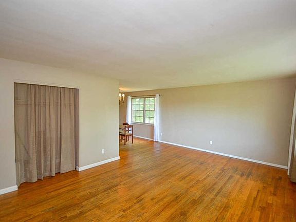 2nd image of 6370 Starvue Dr