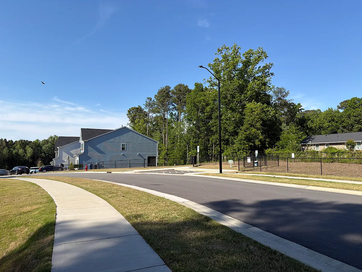 Building Photo - 134 Red Robin Rd