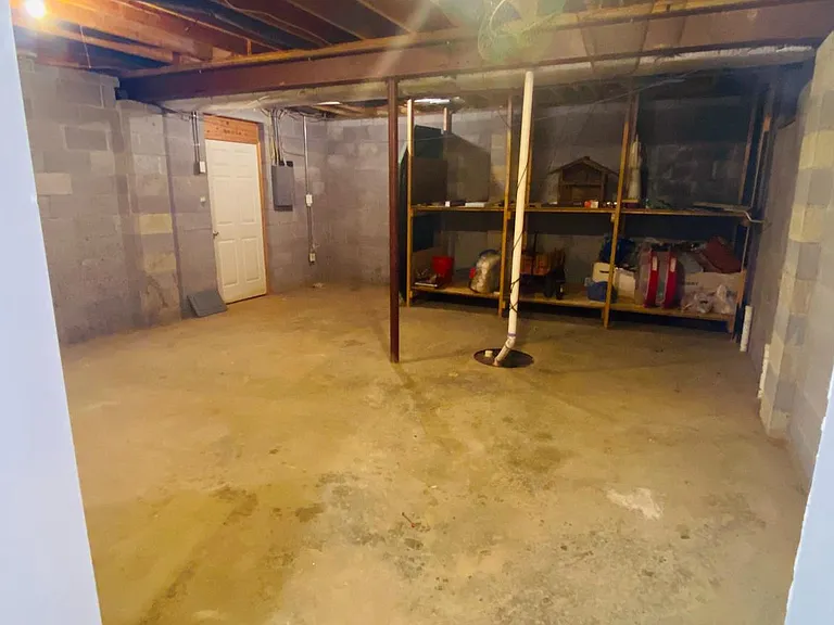 619 Franklin Ave — Photo 12