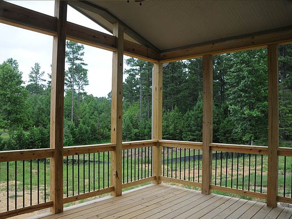 Large Deck w Large Yard
