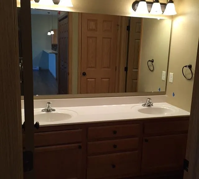 Double sink vanity