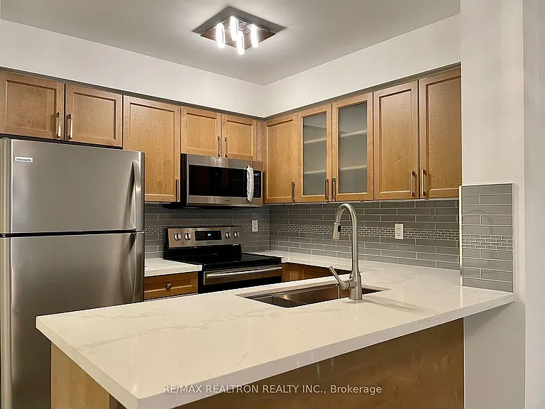 761 Bay St #306 — Photo 20