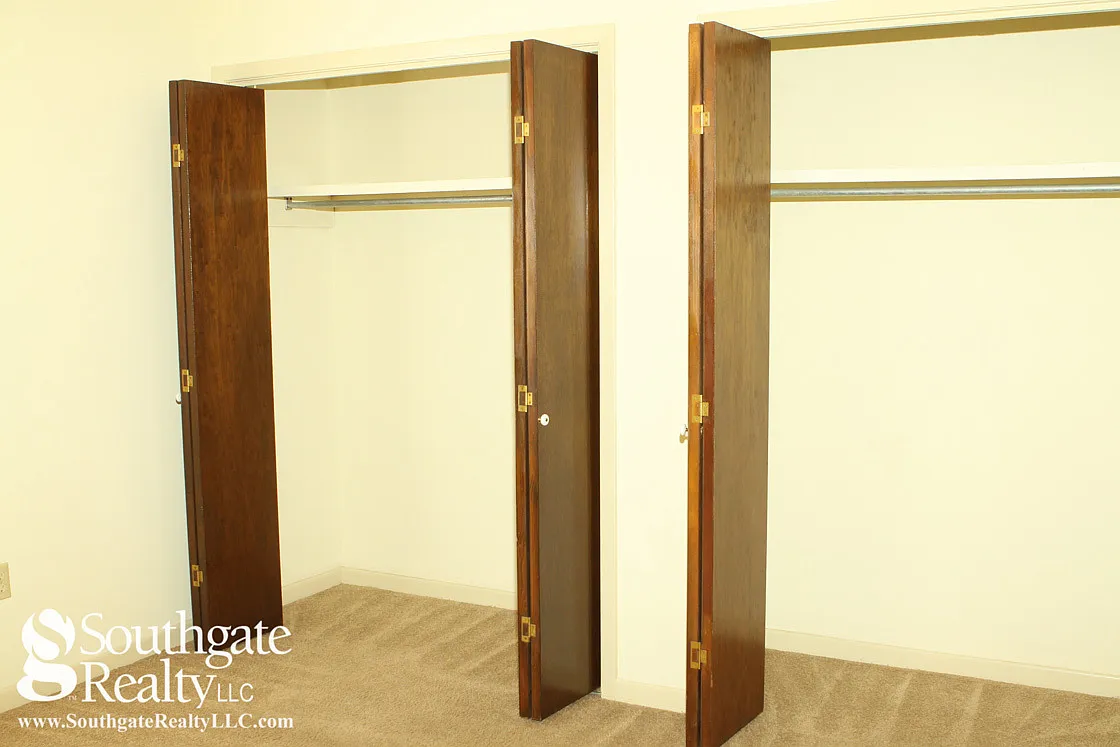 Edgewood Townhomes — Photo 4