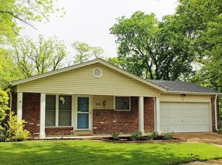 599 Golfwood Dr, Ballwin, MO 63021