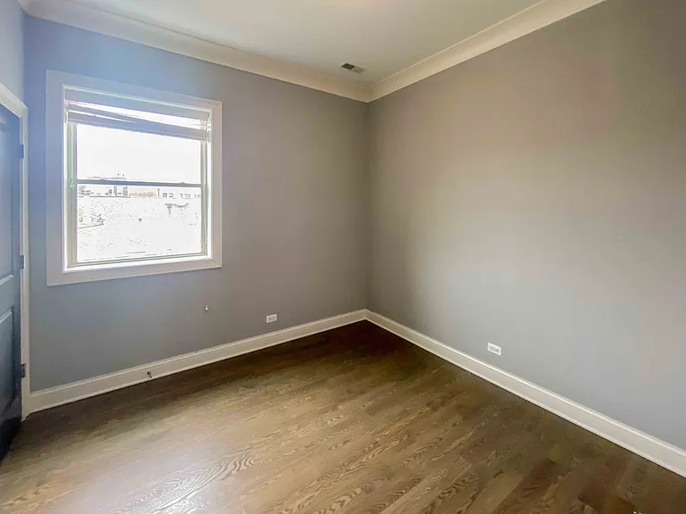 1241 W Oakdale Ave #3W — Photo 11