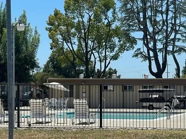 8700 W Ln #213, Stockton, CA 95210