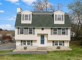 31 Sheldon St, Methuen, MA 01844