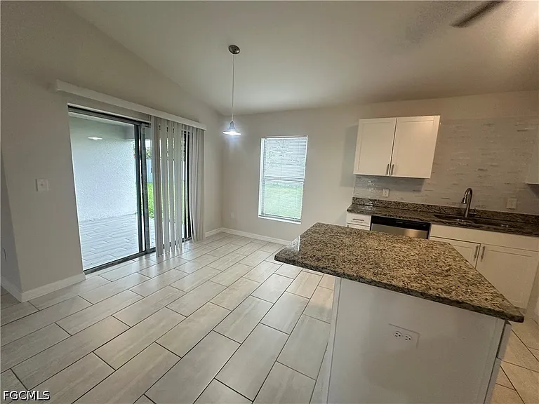 1105 NE 6th Place Cpe — Photo 36